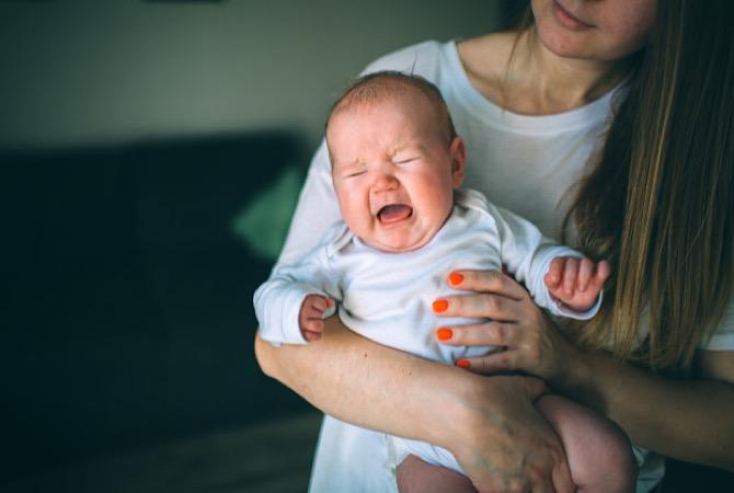 3 Tips Mudah Menidurkan Bayi yang Rewel