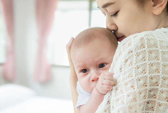 4 Tips Atasi Cegukan pada Bayi