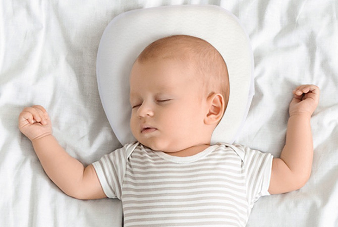 4 Tips Mencegah Kepala Bayi Peyang