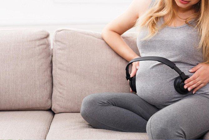 5 Tips Menstimulasi Bayi yang Ada di Dalam Kandungan