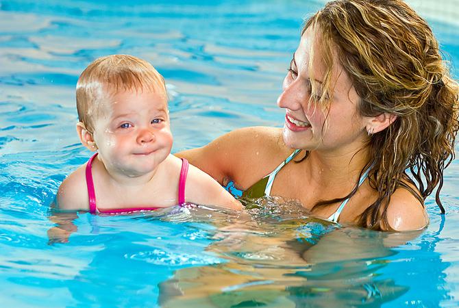Ajarkan Si Kecil Berenang Sejak Dini Yuk