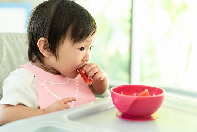 Bahan yang Tidak Boleh Ada Dalam Makanan Bayi, Waspada Moms!