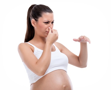 Bau Badan Saat Hamil, Kenali Penyebabnya Yuk Moms!