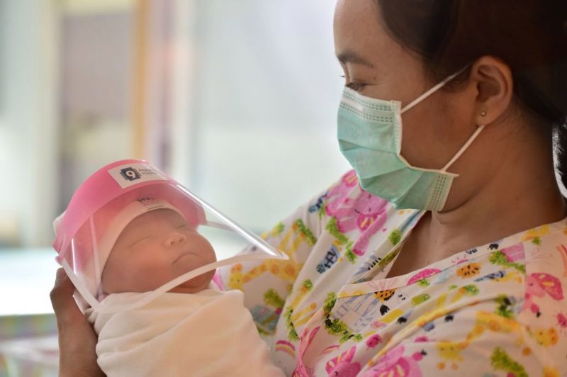 Bayi Baru Lahir Saat Pandemi? Ini 5 Hal yang Wajib Moms Lakukan