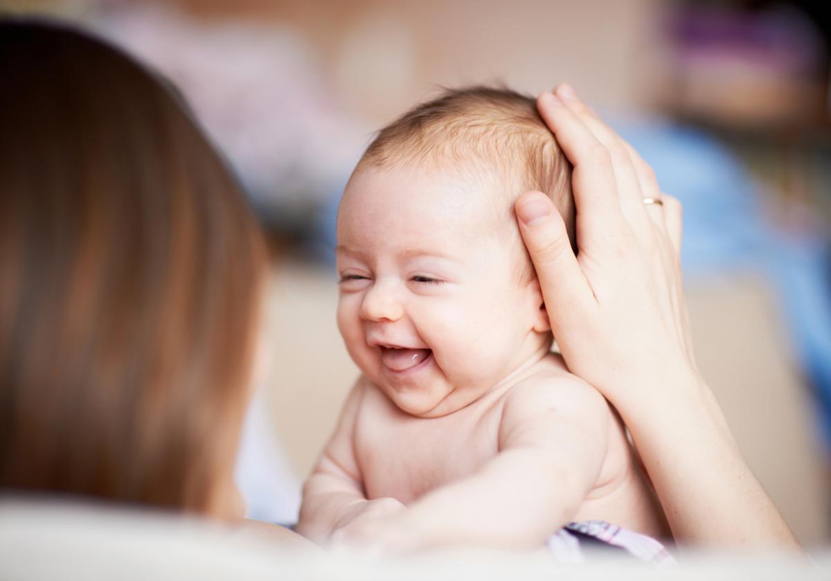 5 Cara Mendorong Tumbuh Kembang Otak Bayi