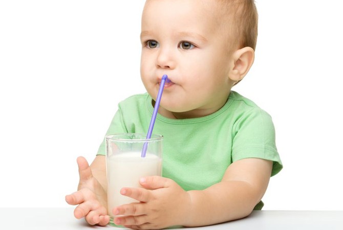 Hal yang Perlu Diperhatikan saat Memberi Susu Sapi Pada Anak