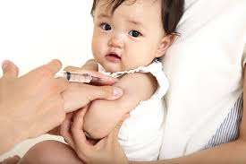 Moms, Ini Jadwal Imunisasi Bayi Usia 0-6 Bulan!