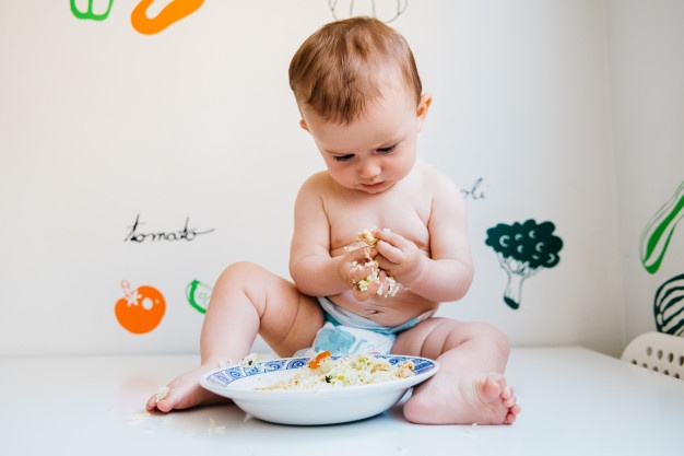 Makanan dan Minuman Pendamping ASI yang Dilarang Dikonsumsi Bayi