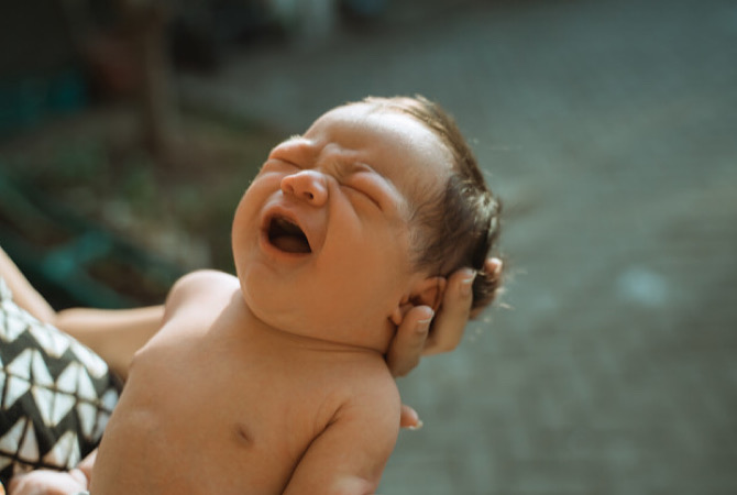 Manfaat dan Cara Menjemur Bayi yang Benar, Moms Perlu Tahu Nih!