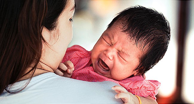 Mengapa Bayi Menangis Setelah Menyusu?