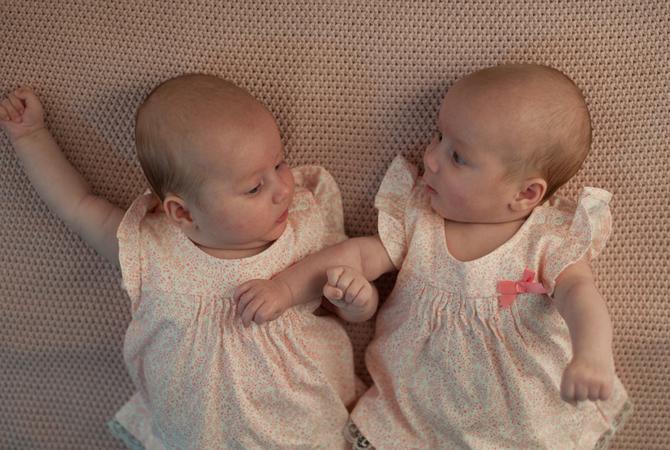 Menyusui Bayi Kembar