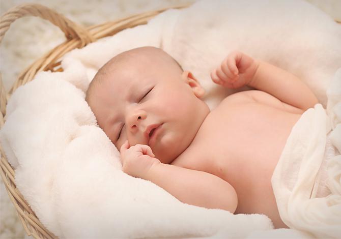 Moms Ini Dia Jam Tidur yang Normal Bagi Bayi