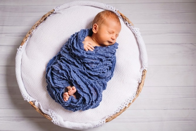 Moms, Ini Lho 7 Fakta Pola Tidur Bayi Usia 2 Bulan