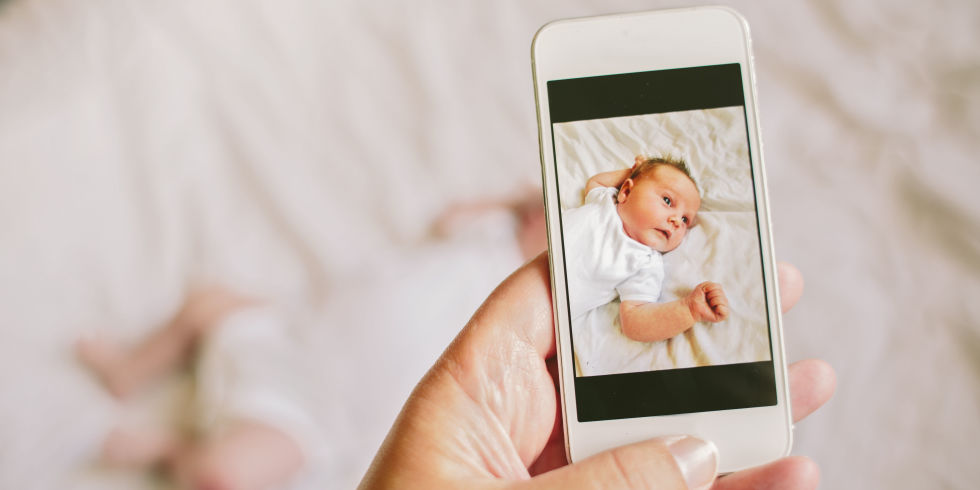 Pertimbangkan 5 Hal Ini Sebelum Unggah Foto Anak Di Media Sosial
