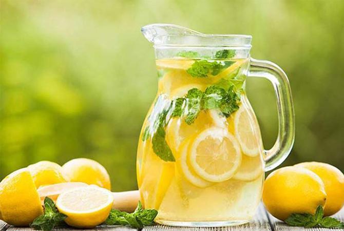 Sehatnya Air Lemon untuk Ibu Menyusui