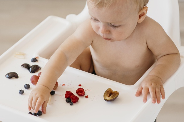 Tips agar Bayi Mau Makan Buah