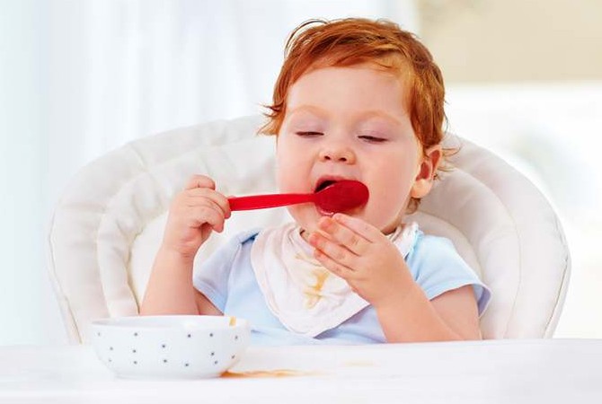 Tips Menjaga Kebersihan Peralatan Makan Bayi