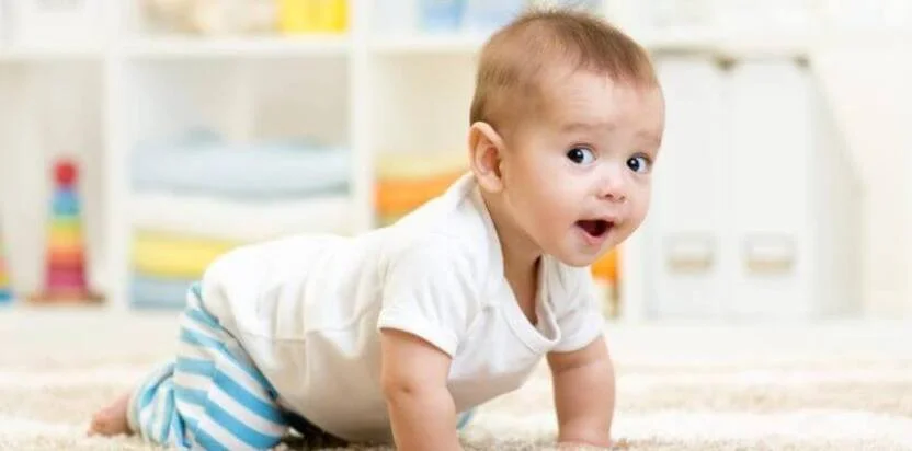 Kapan Umur Ideal Bayi Mulai Merangkak? Moms Wajib Tahu!
