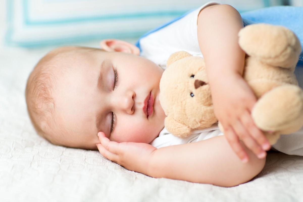 Bolehkah Bayi Tidur Miring? Begini Penjelasannya