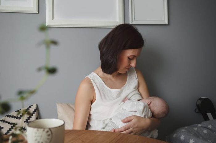 Selain Melancarkan ASI, Ini 5 Manfaat Daun Kelor Untuk Ibu Menyusui