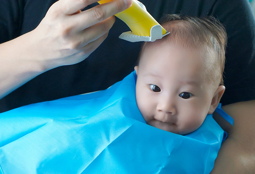 Mencukur Rambut Bayi, Moms Harus Ketahui Tips dan Manfaatnya!