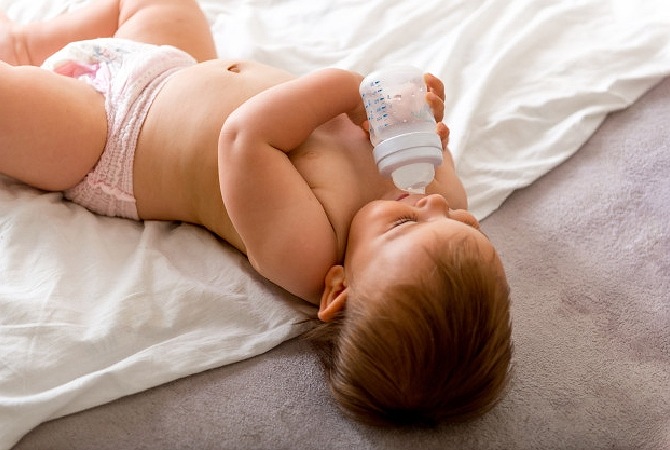 Moms, Kenali Ciri Dot dan Botol Susu Bayi Harus Diganti dengan yang Baru