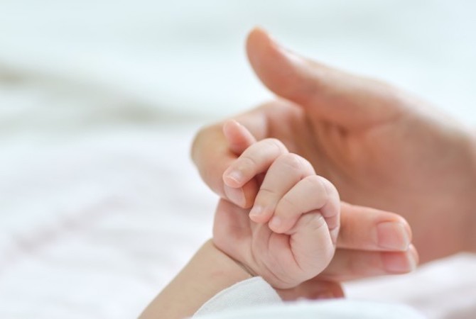Jangan Bosan Lakukan Kontak Skin-to-skin supaya Bayi Prematur Tetap Hangat