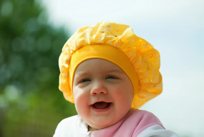 Moms, Minyak Kelapa dapat Mengobati Lidah Putih pada Bayi Lho
