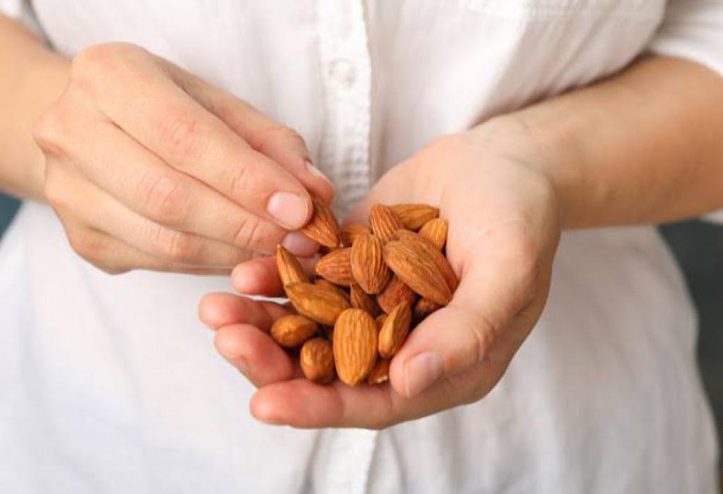 Manfaat Kacang Almond untuk Ibu Hamil, Benarkah Membantu Perkembangan Otak Janin?