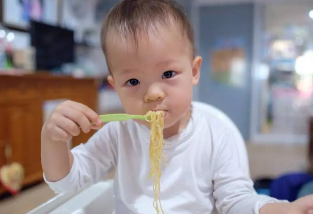 Bolehkah Bayi Makan Mie Instan? Begini Penjelasannya